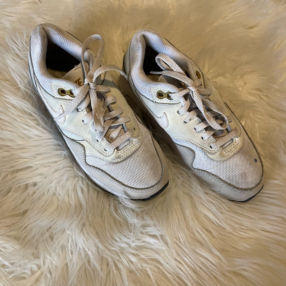 Nike Kids Sneakers White and Gold